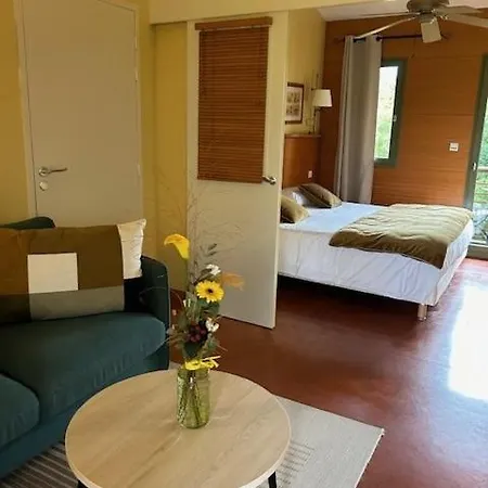 Les Vignes Apartmanhotel 3*