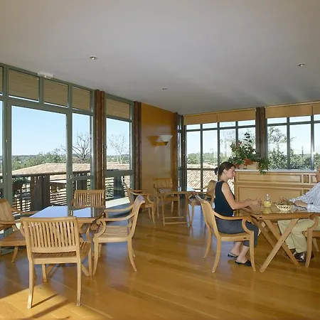 Les Vignes Apartmanhotel 3*