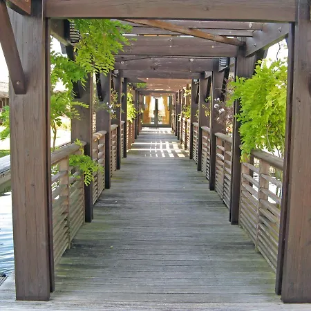 Les Vignes Apartmanhotel 3*